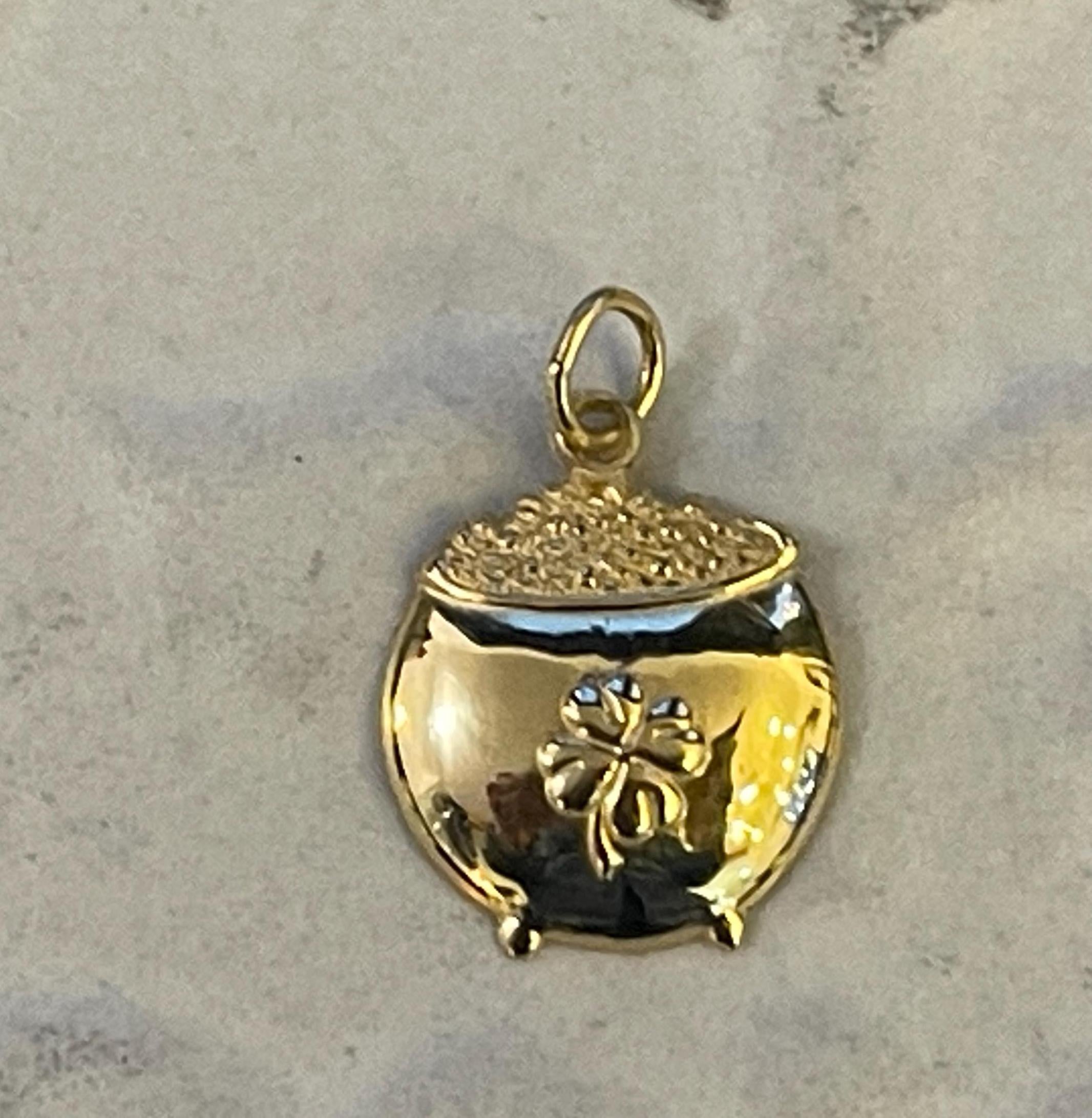 14K Yellow Gold Pot of Gold with Clover Charm Pendant