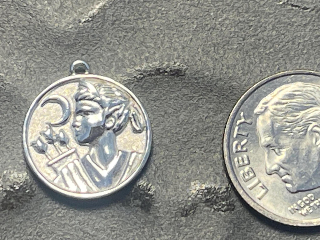 Sterling Silver 16.8x14.9 mm Artemis Round Pendant Dangle