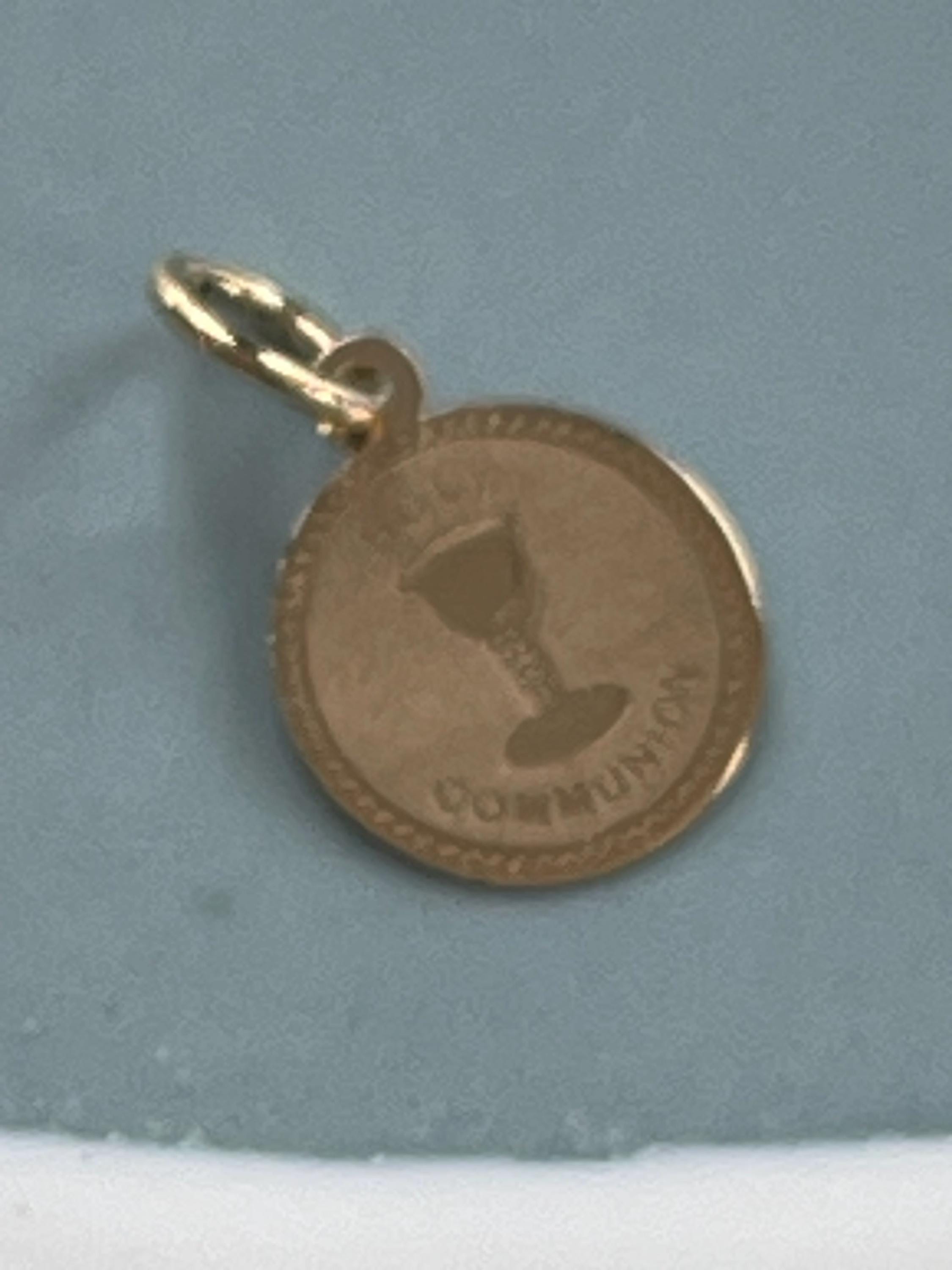 14K Yellow Gold Round Holy Communion Pendant Charm