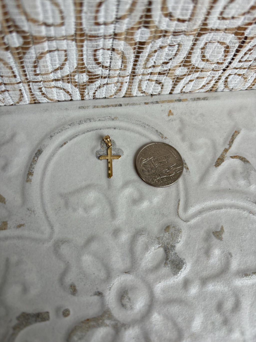 10K Gold Detailed Cross Charm Pendant