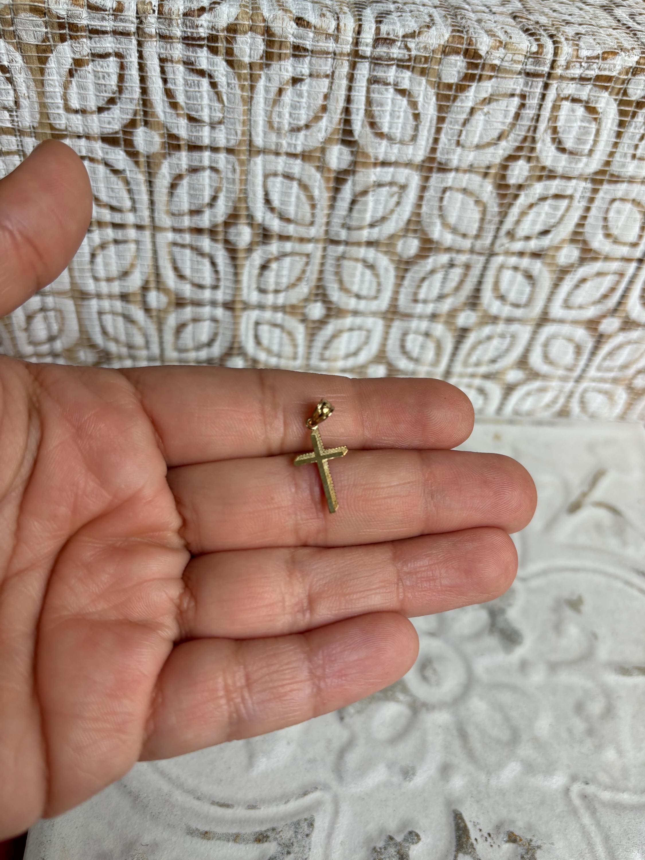 10K Gold Detailed Cross Charm Pendant
