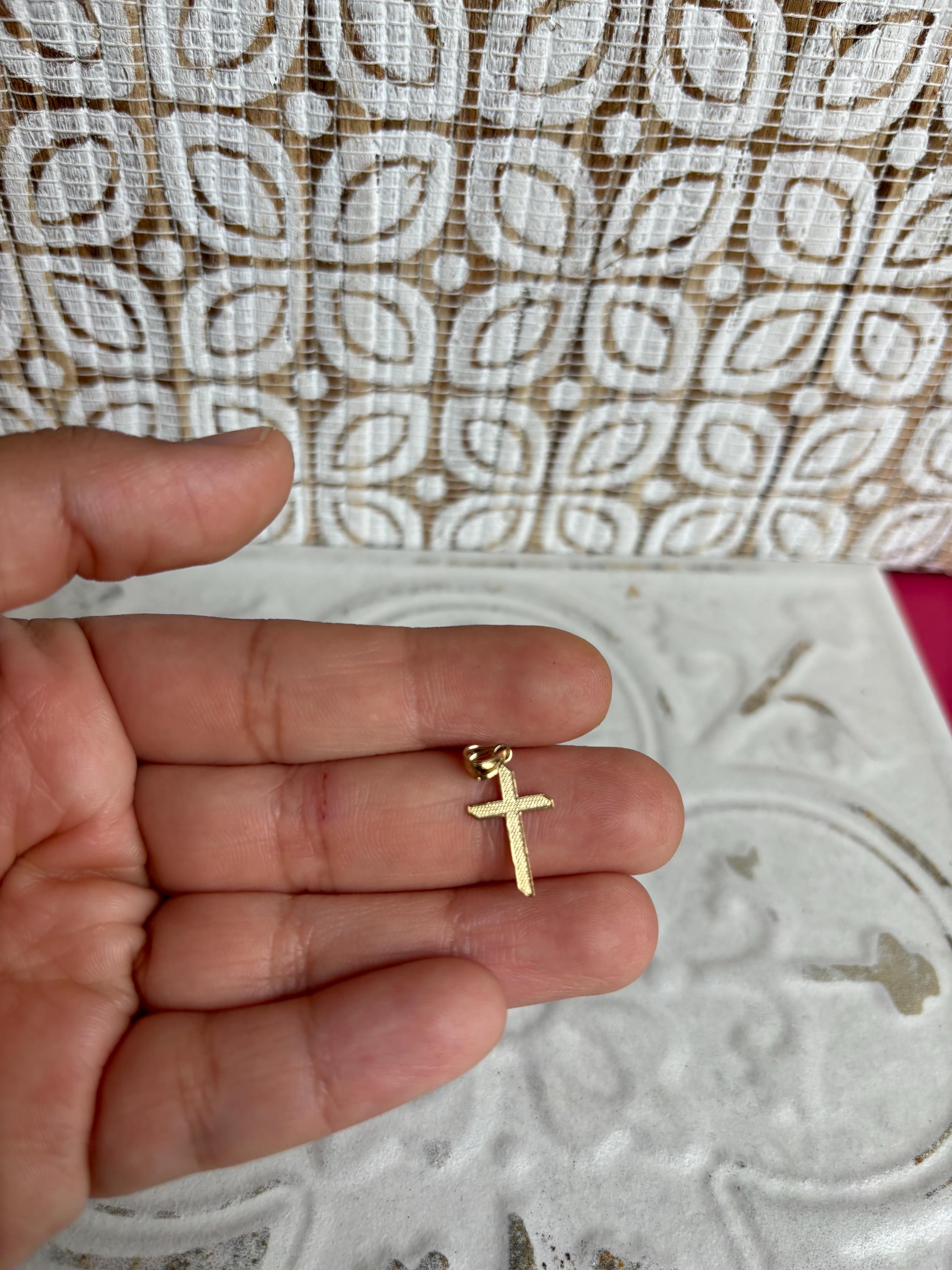10K Gold Detailed Cross Charm Pendant
