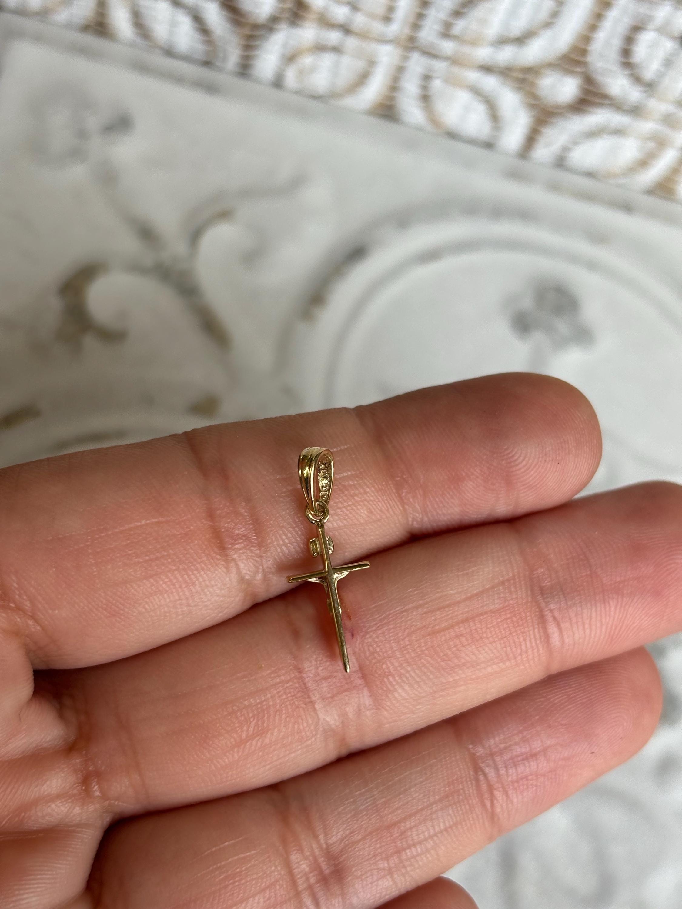 10K Small Crucifix Pendant