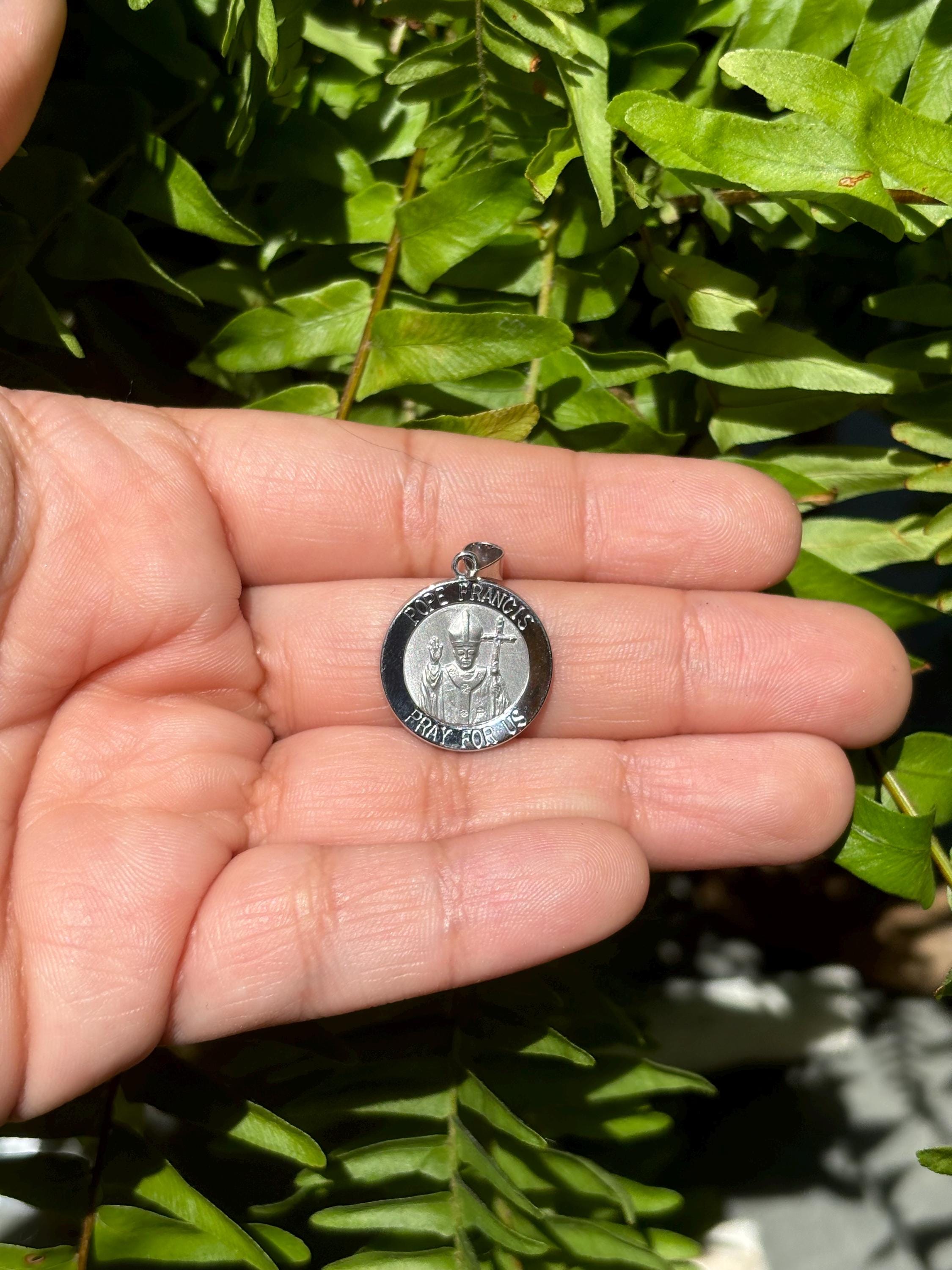 14K White Gold Satin Polished Hollow Pope Francis Medal