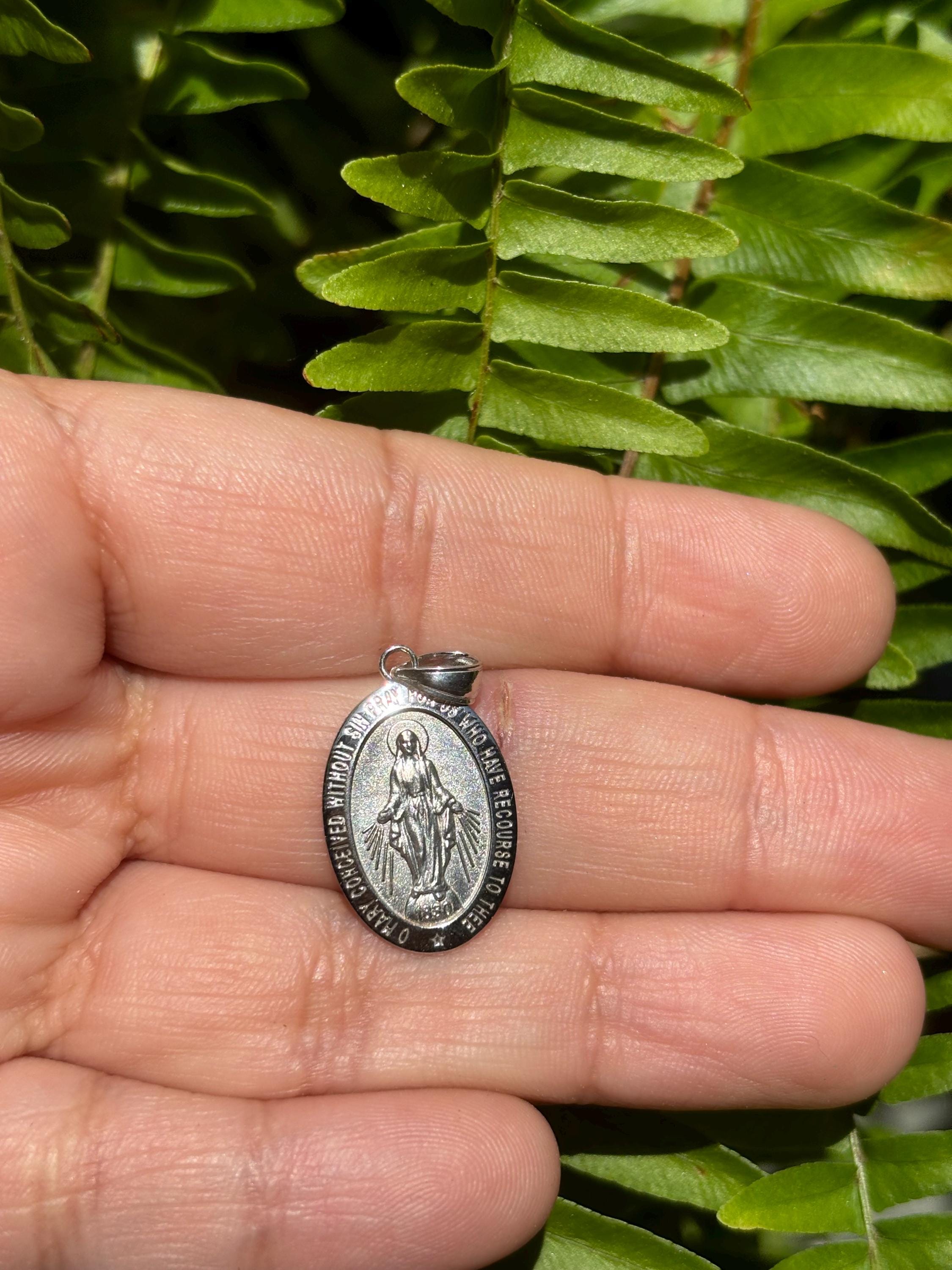 14k White Gold Polished and Satin Solid Miraculous Medal Pendant