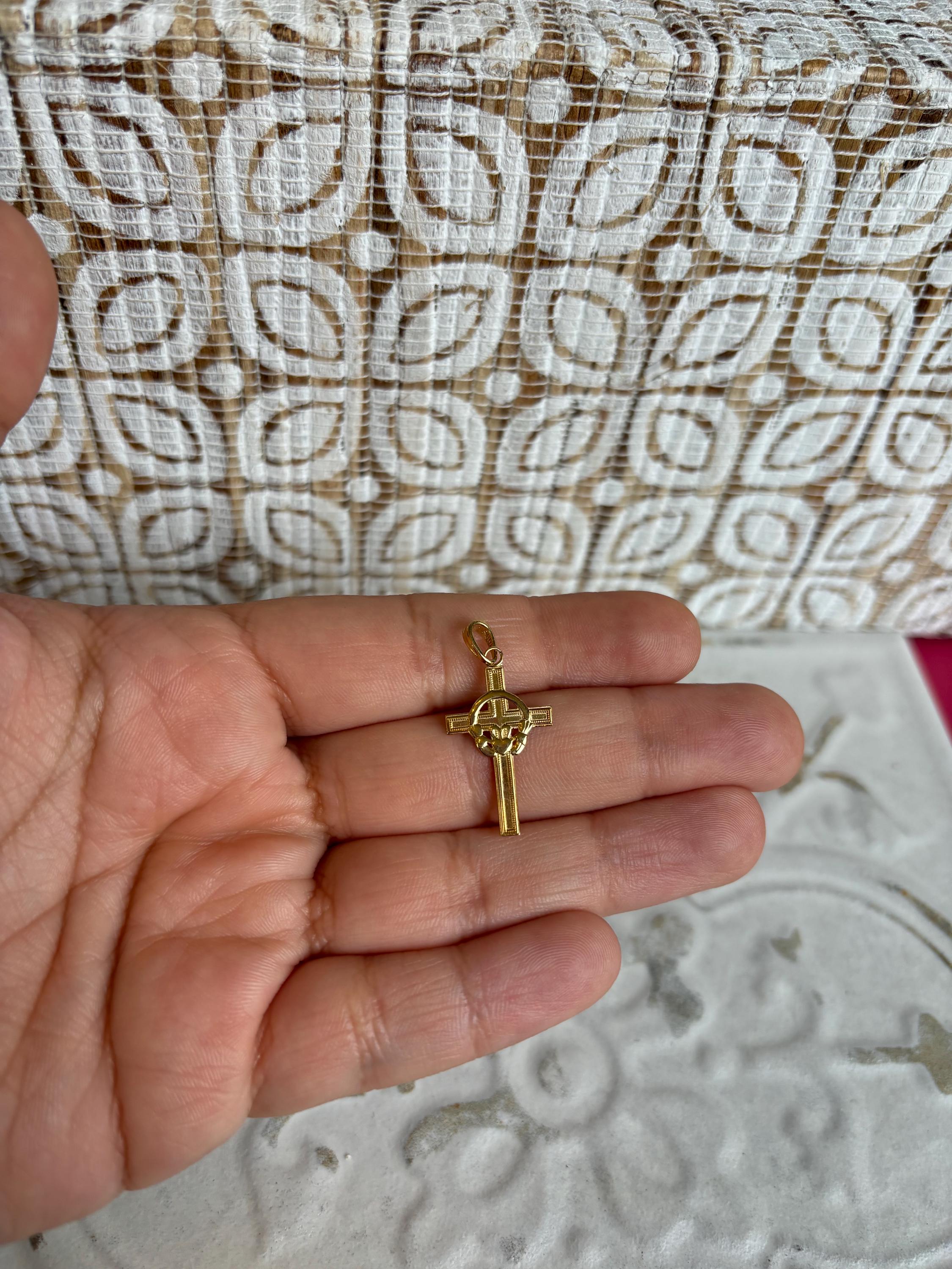 10K Claddagh Cross Pendant