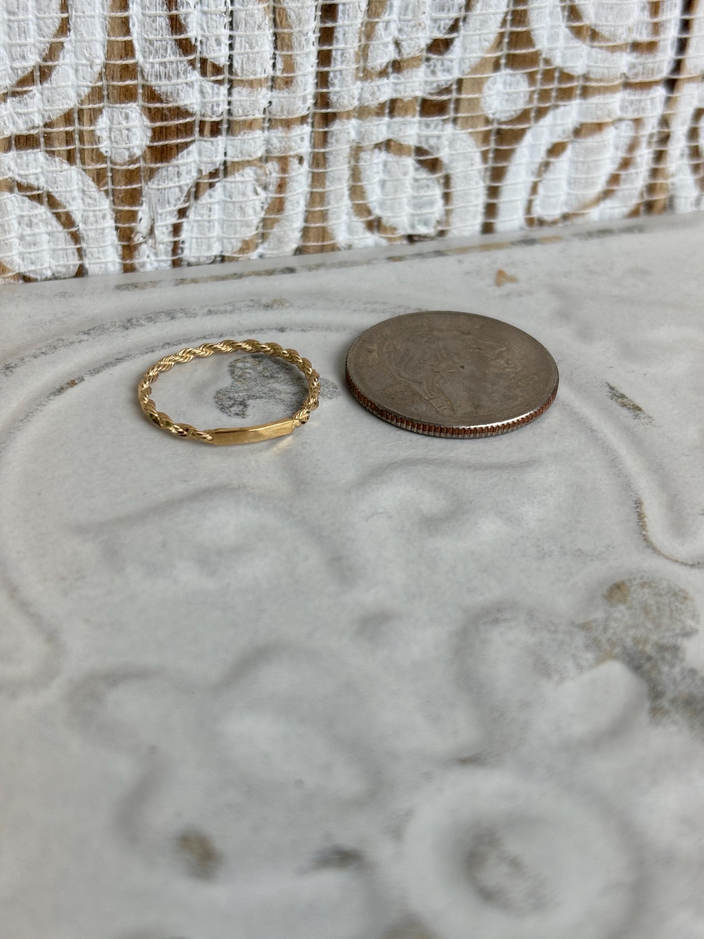 14k Twisted Rope Ring with Flat Detail