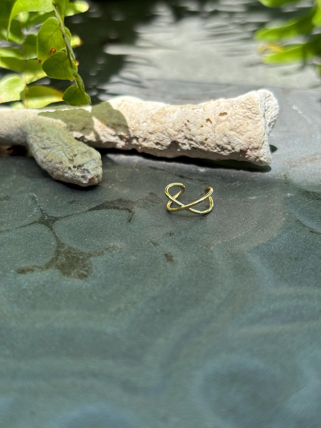 14k Polished Criss Cross Single Ear Cuff