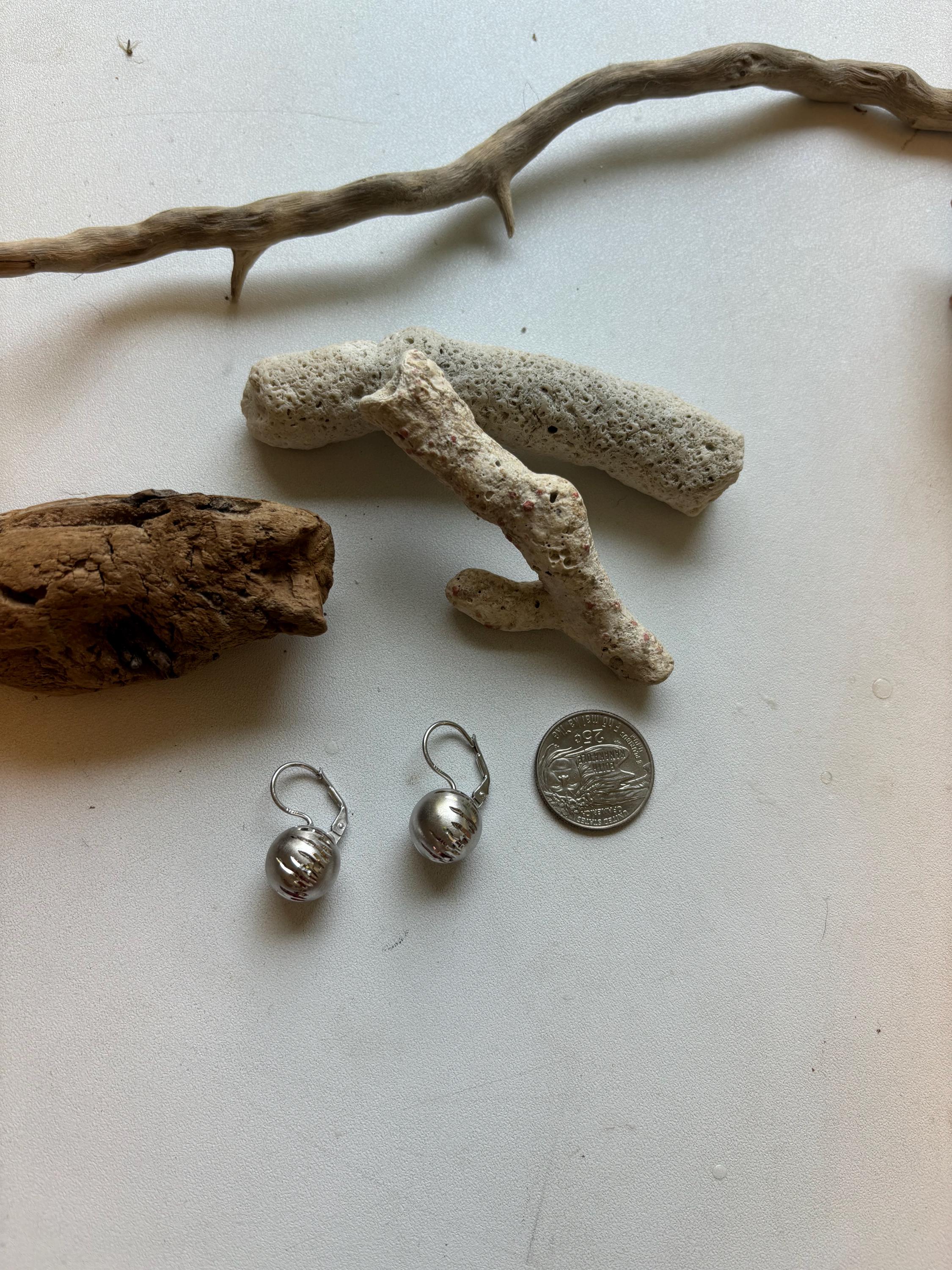 Sterling Silver Simple Detailed Clasp Earrings