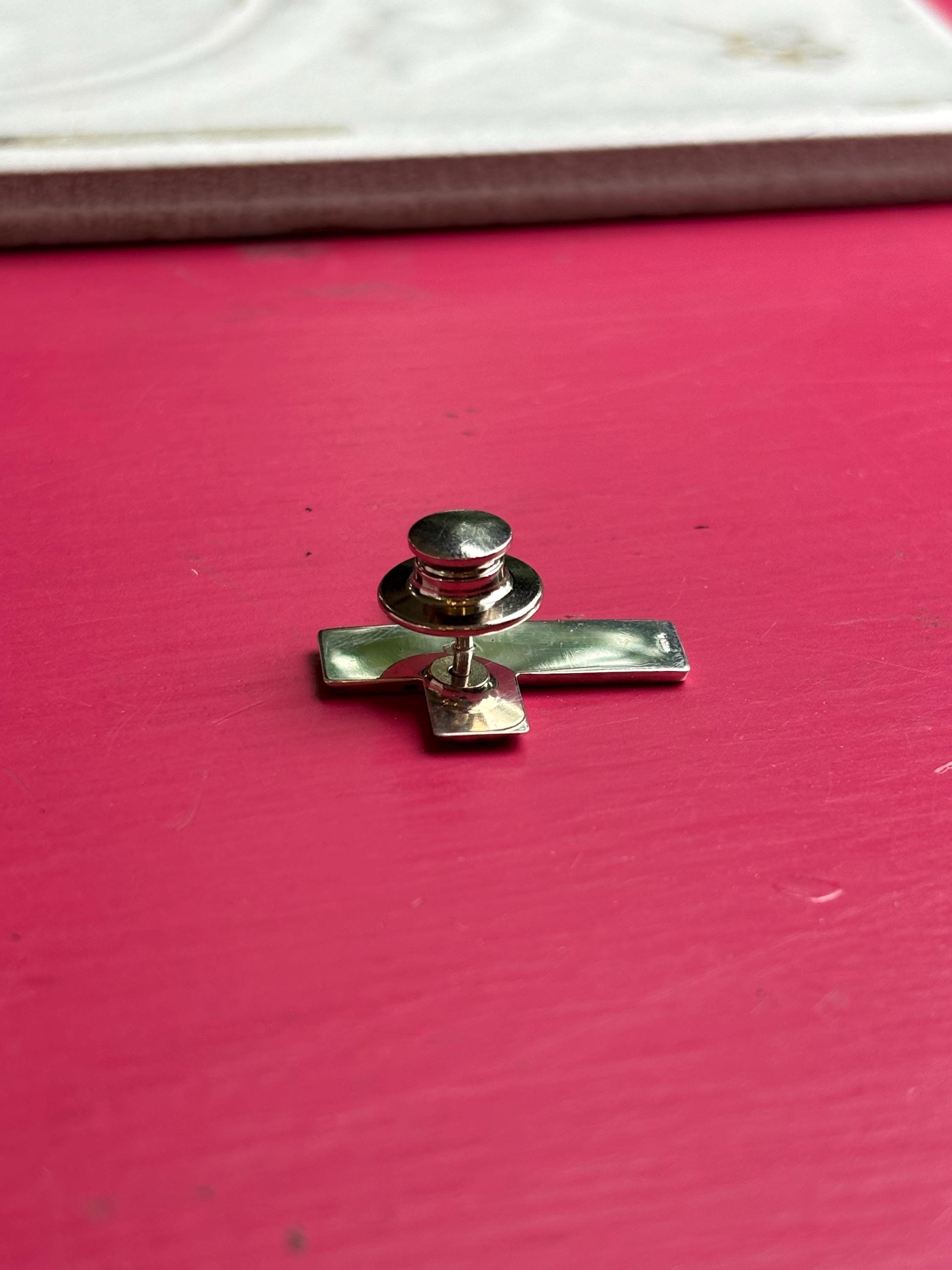Sterling Silver The Rugged Cross Pin
