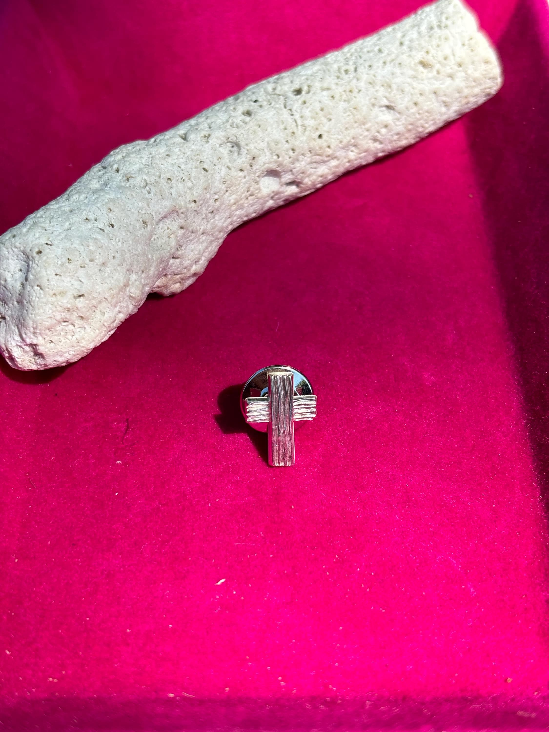 Sterling Silver The Rugged Cross Pin