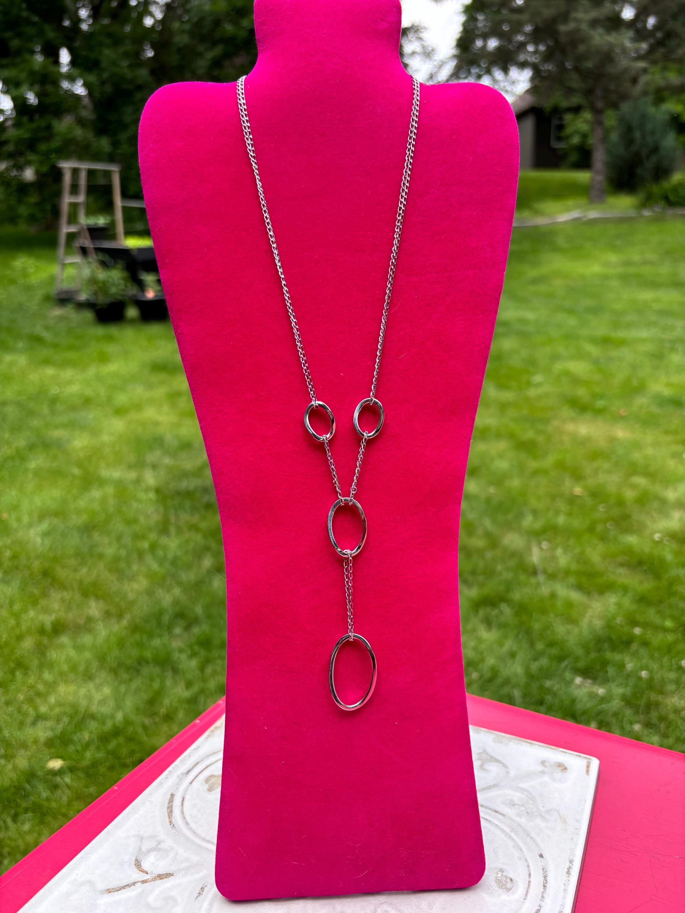Sterling Silver Wavy Circle Necklace