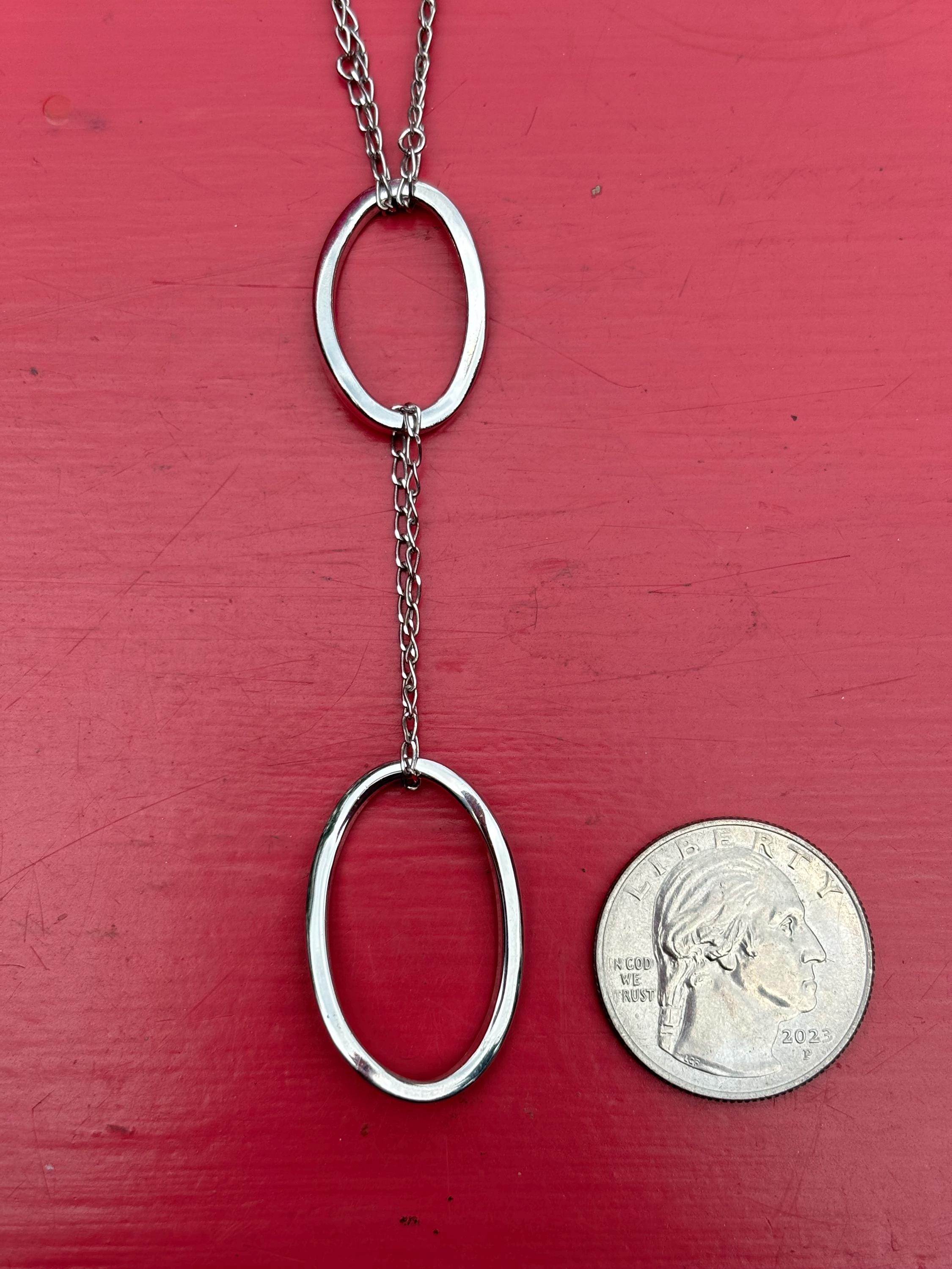 Sterling Silver Wavy Circle Necklace
