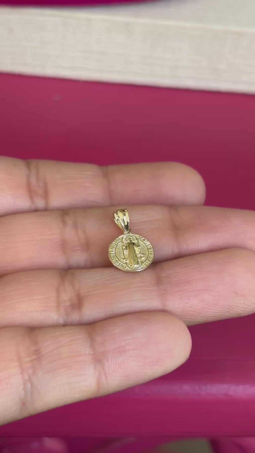 10k San Benito 2 Sided Round Small Pendant